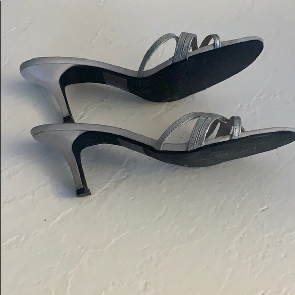 Silver heels - Picture 3 of 5